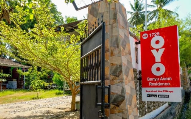 OYO 1725 Banyu Asem Residence