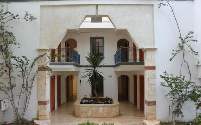 Korsan Ada Hotel