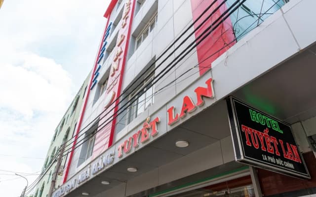 Tuyet Lan