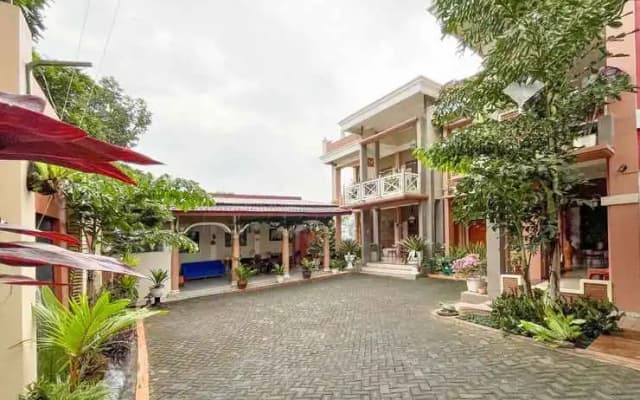 Urbanview Syariah Hotel Kanigara Batu