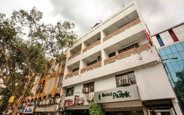 Capital O 4287 Hotel Pathik
