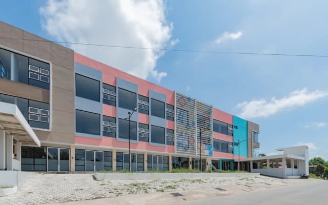 Sans Hotel Berau Square