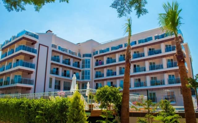 Side Bay Hotel