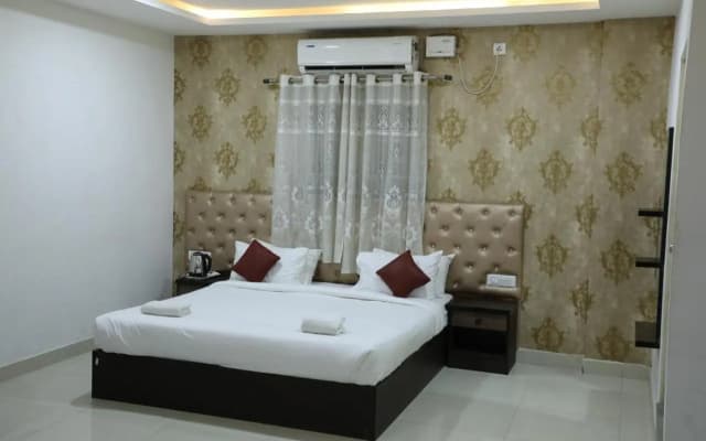 Krishna's Landmark Business Hotel