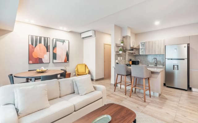 Flat in Regatta II With Breakfast Included 203