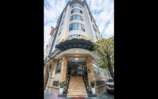 A25 Hotel - 193 Trung Kính