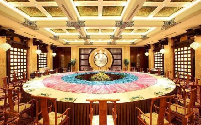 Shun He International Hotel