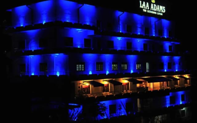 Laa Adams