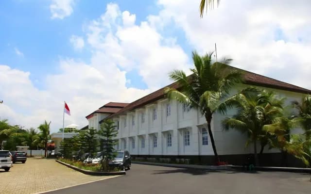 Lesemar Hotel Serang