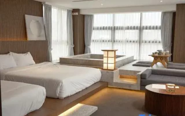 UH Suite the Myeongdong