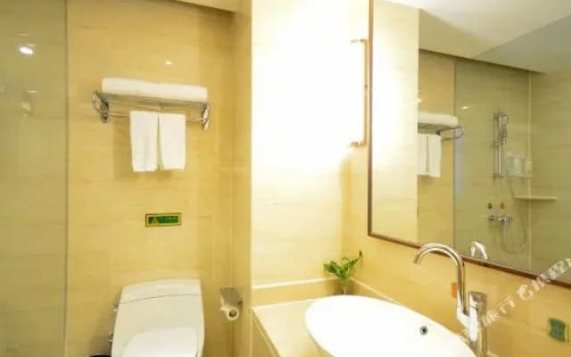 Vienna International Hotel (Wuhan Guanggu Zanglong Island)