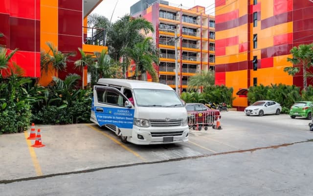 Naiharn Pearl Condo Hotel by Villacarte
