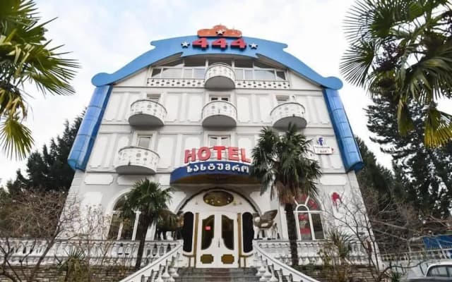 Hotel Georgia 444