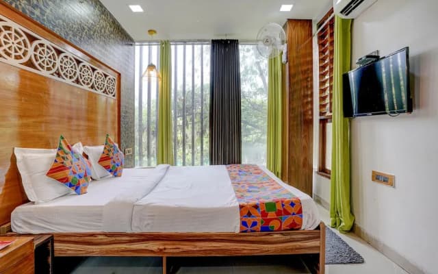 FabHotel Vardhan House I