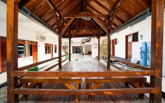 Merapi Inn Surabaya by ecommerceloka