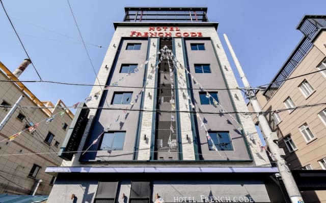French Code Hotel
