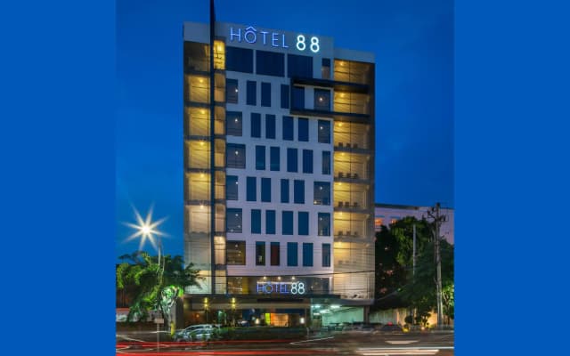 Hotel 88 Embong Malang Tunjungan By WH
