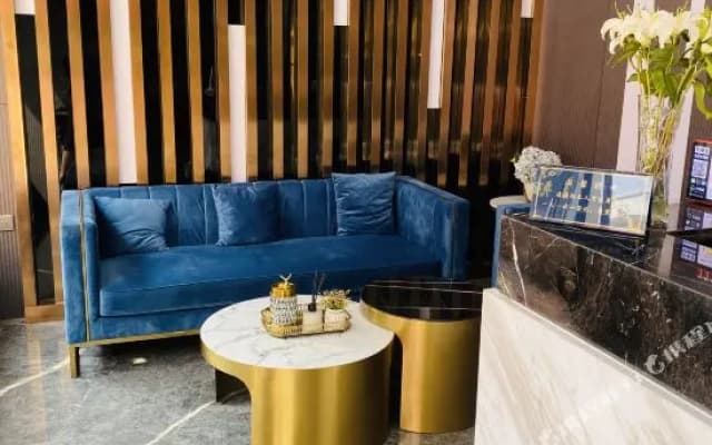 Home Inn Cloud Four Seasons Hotel (Taiyuan Liuxiang Bell Tower Street Scenic Area Branch)
