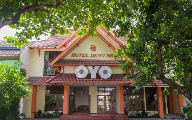 OYO 759 Hotel Dewi Sri
