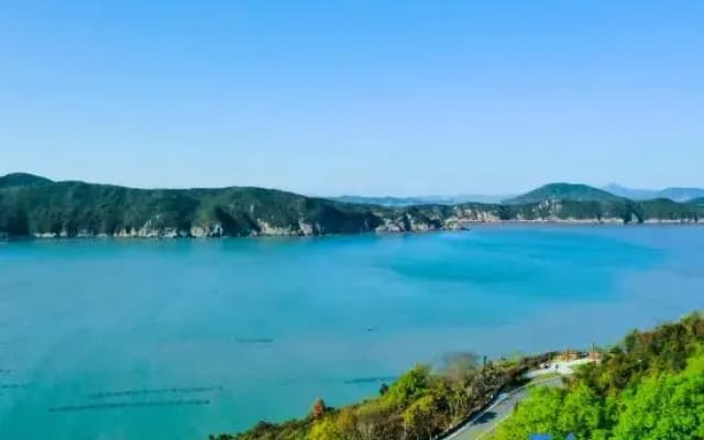 Floral Hotel·Zhoushan Putao Yishe B & B (Taohuadao store)