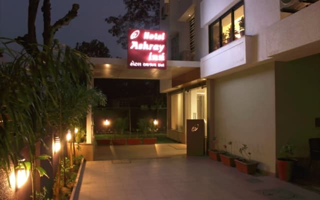 OYO Premium Ashram Road II