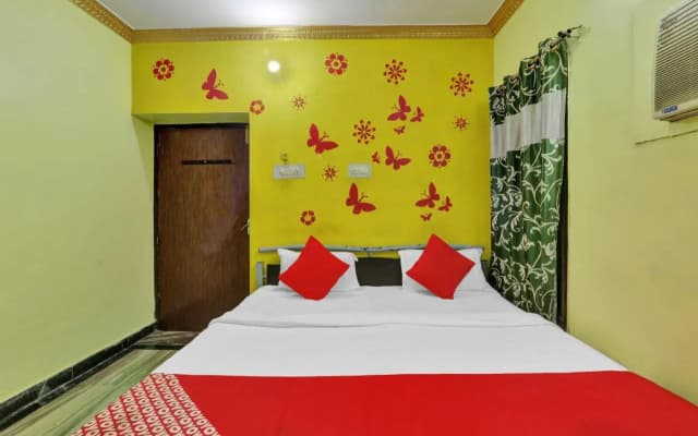 OYO 81055 The Best Hotel