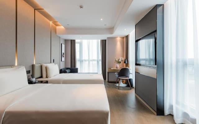 Atour Hotel (Suzhou North High Speed Railway Station South Square)
