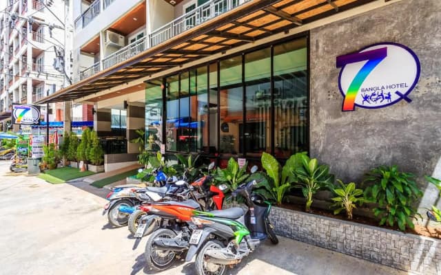 77 Bangla Hotel