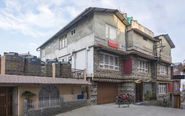 OYO 4305 Yang's Inn