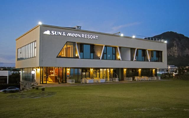 Sun & Moon Resort