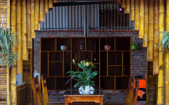 Tam Coc Mountain Bungalow