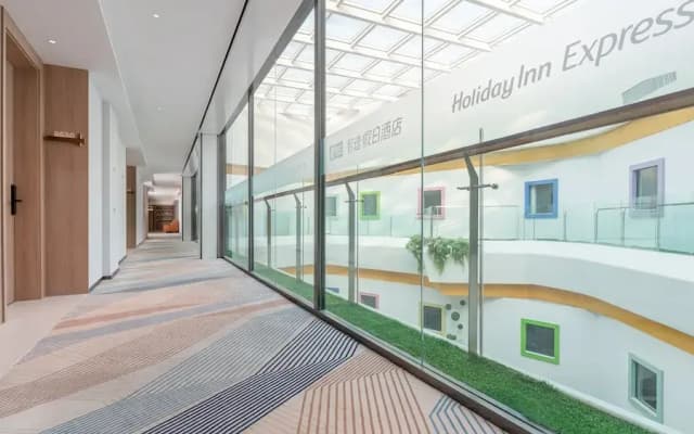 Holiday Inn Express Yangzhou Grand Canal Theatre by IHG