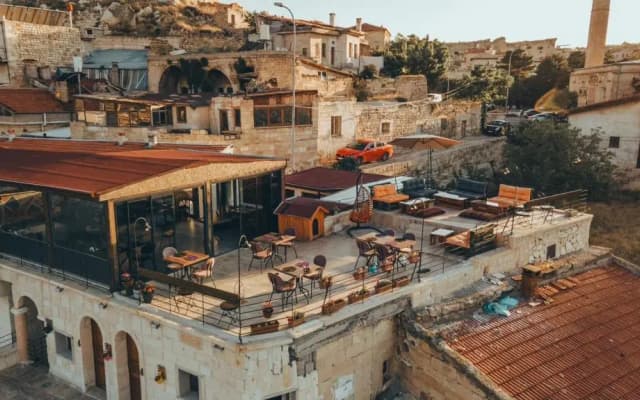 Tale Cave INN
