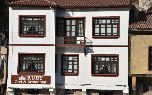 Ruby Hotel