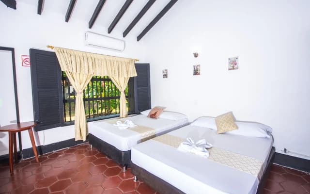 Hotel Familia Casa Blanca