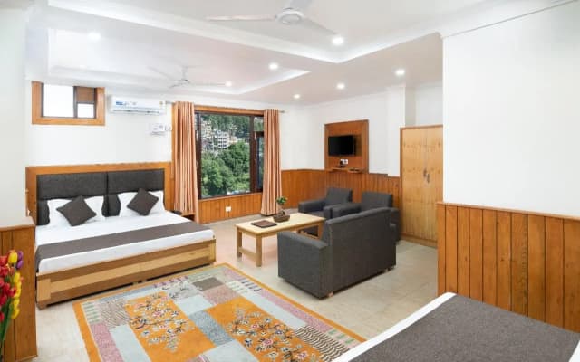 The Posh Hotel near Mall Road with Hassle Free Covered Parking