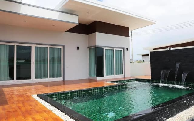 Jira Pool Villa