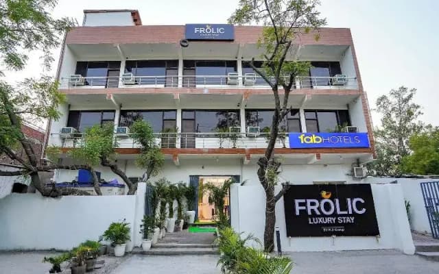 FabHotel Frolic Luxury Stay