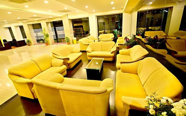 FabHotel Solaris AB Road