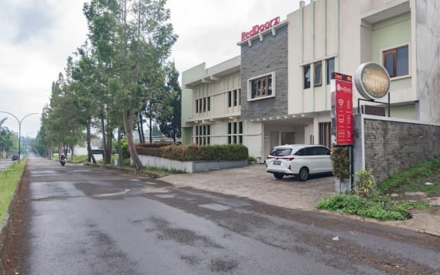 RedDoorz @ Sersan Bajuri Atas