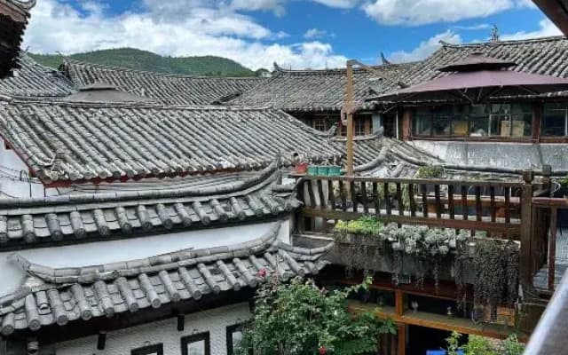Lijiang Huanxiao Tuyuan LOL Inn