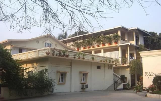 Marina's Motel