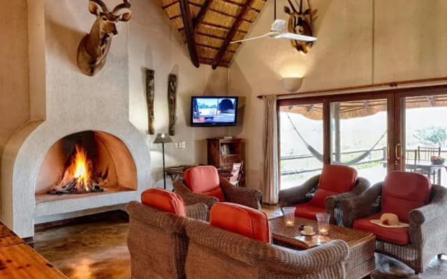Nyati Safari Lodge