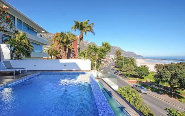 Villa Bleu Blanc in Camps Bay With Pool and Views