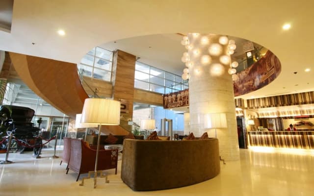 Crown Regency Hotel and Towers