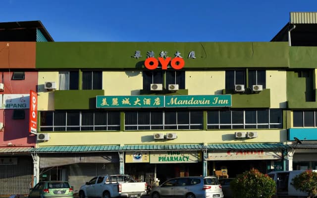 OYO 90052 Mandarin Inn
