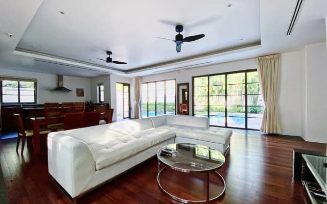 Luxe 2br Pool Villa Walk to Bangtao Beach