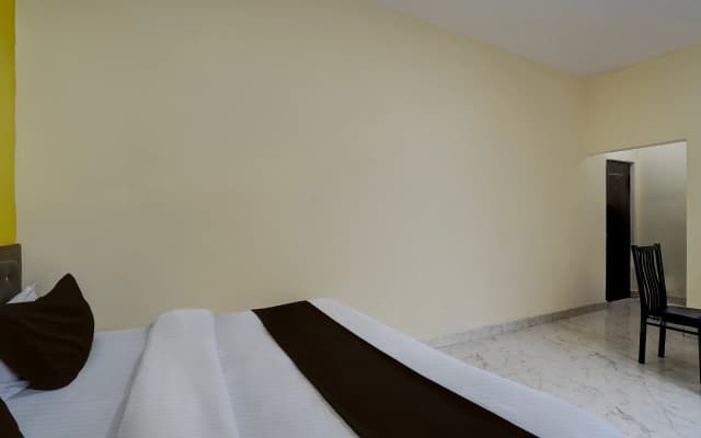 Super Hotel O Samne Ghat