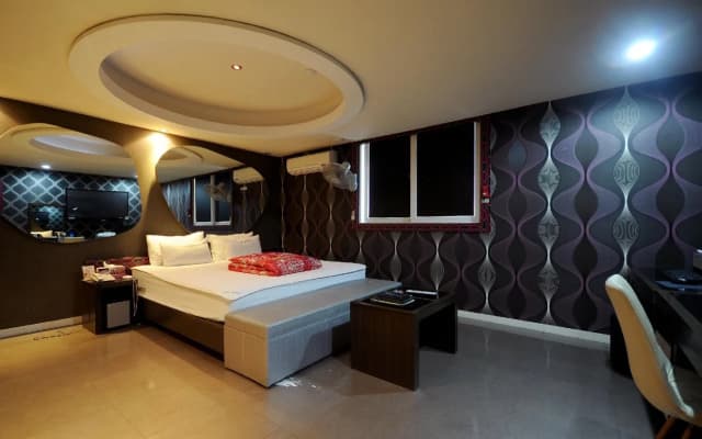 WOW Motel