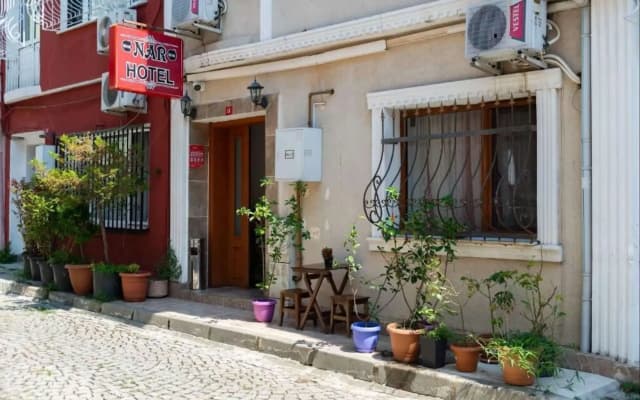 Merot Suites